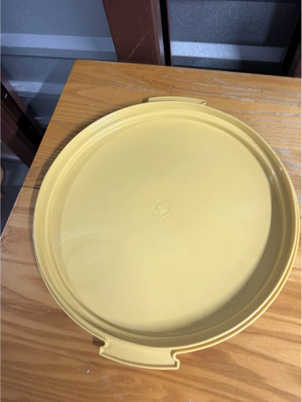VTG  Tupperware #1832 Yellow 12